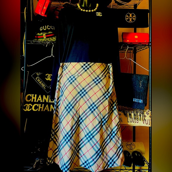 Burberry Dresses & Skirts - Burberry Skirt